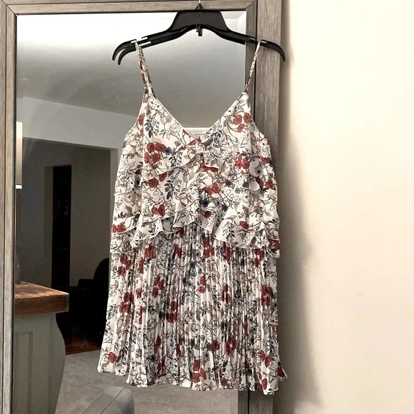 Ali & Jay, M, wildflower pleated / ruffle spaghetti strap mini dress,  beautiful!